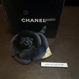 Rare! NEW!  Chanel black velvet Camilla with gold leaf brooch